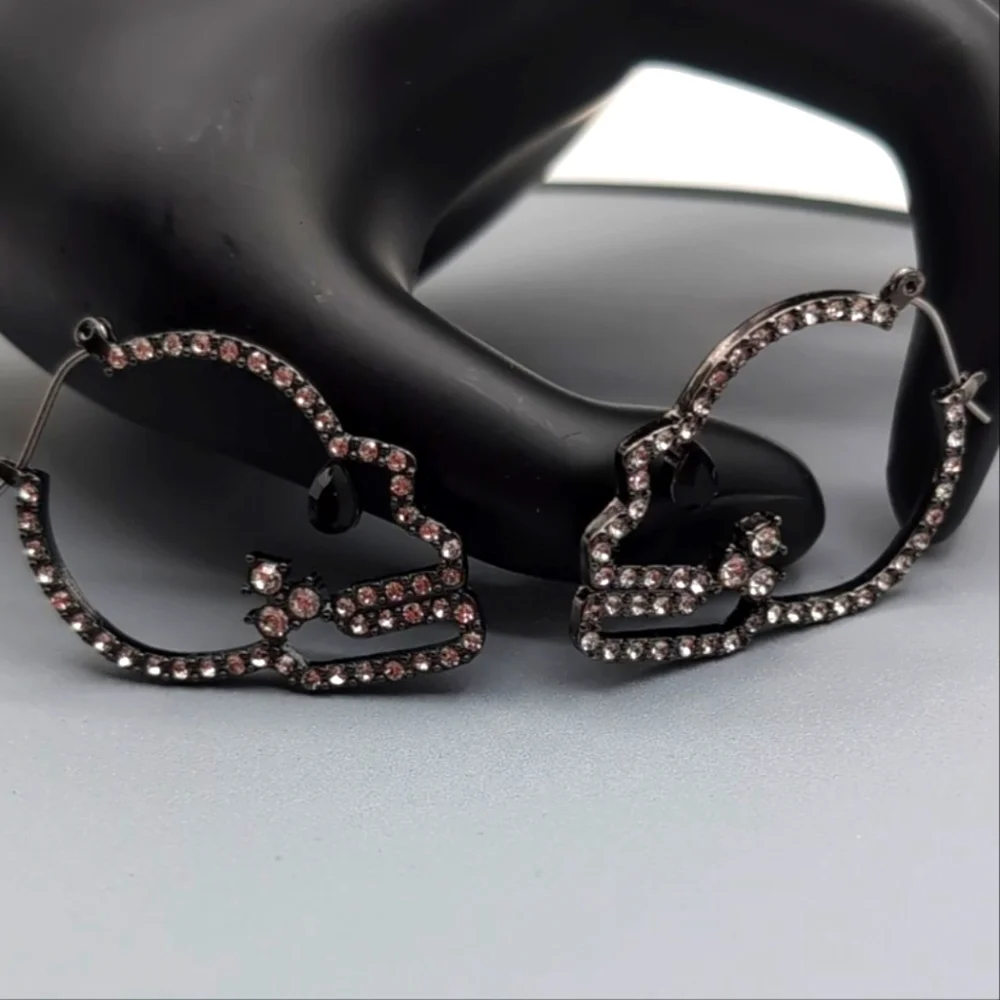 NWOT Dark Steel Toned Bejeweled Skull Earrings With Black Stone Eye - Picture 1 of 8